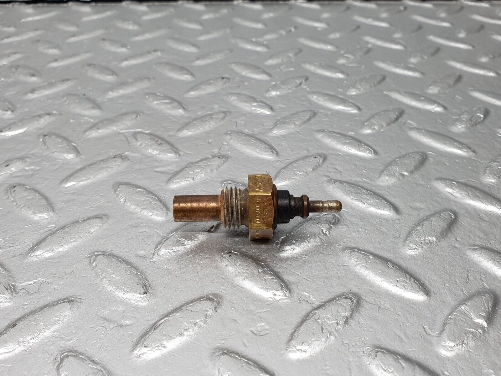 41366 Mercedes-Benz R107 350SL Coolant Temperature Sensor VDO 0055421017