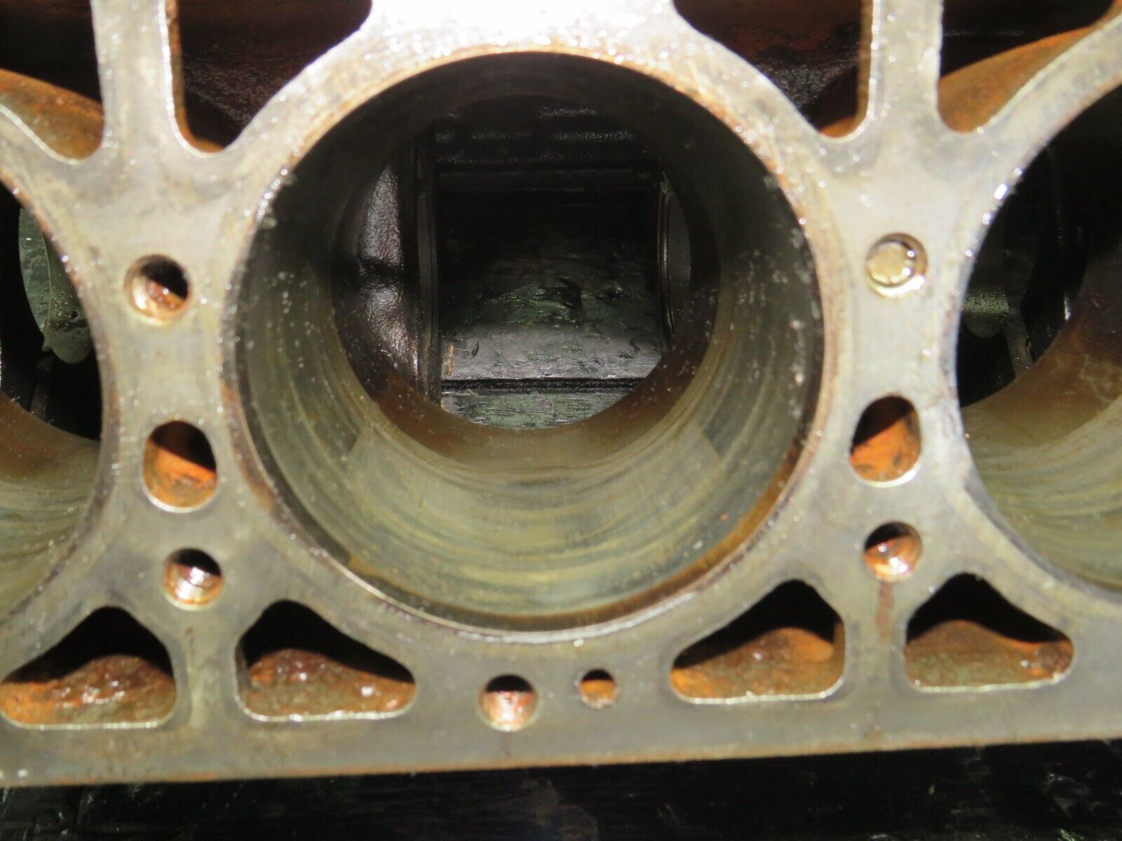 32806 Mercedes-Benz C107 R107 350 V8 Engine Block 1160110601 M116.982