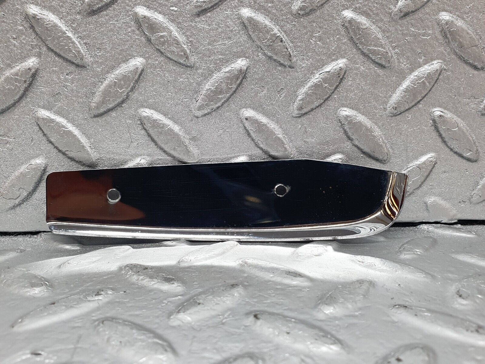 43967 Mercedes-Benz C123 230CE Coupe Left Door Chrome Front Cover