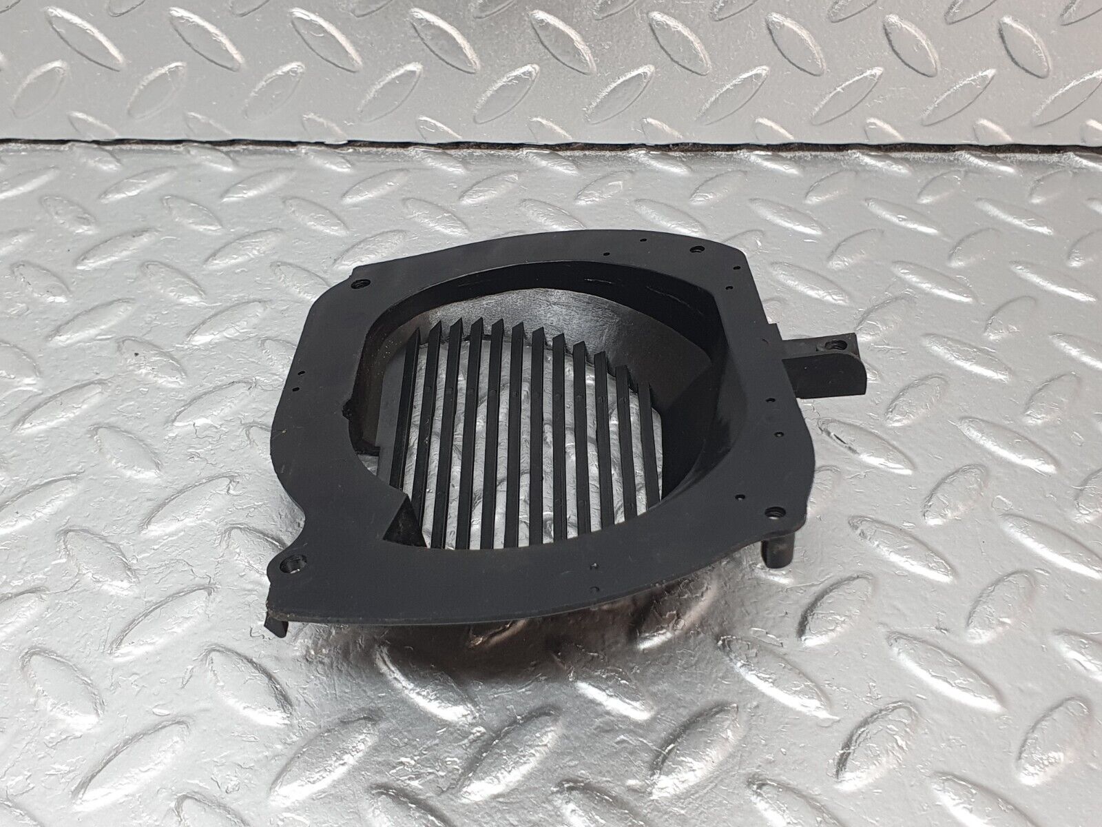 41743 Mercedes-Benz W202 C200 Rear Left Door Speaker Cover 2028270783