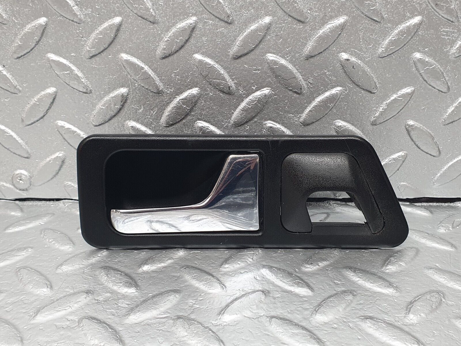 42776 Mercedes-Benz W201 190 2.0L Right Interior Door Handle 2017660264