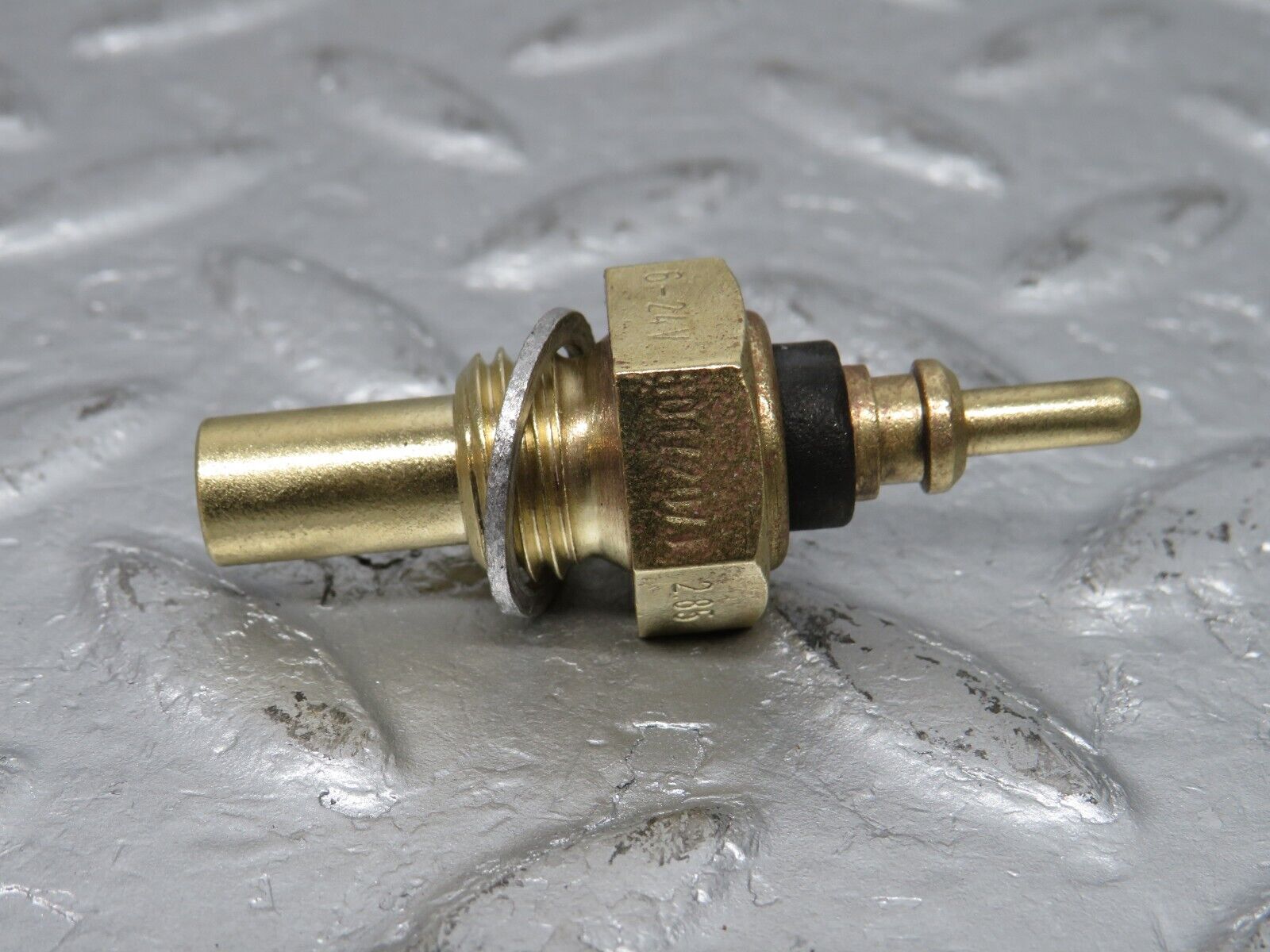 39263 Mercedes-Benz R107 500SL Coolant Temperature Sensor VDO 0055421017