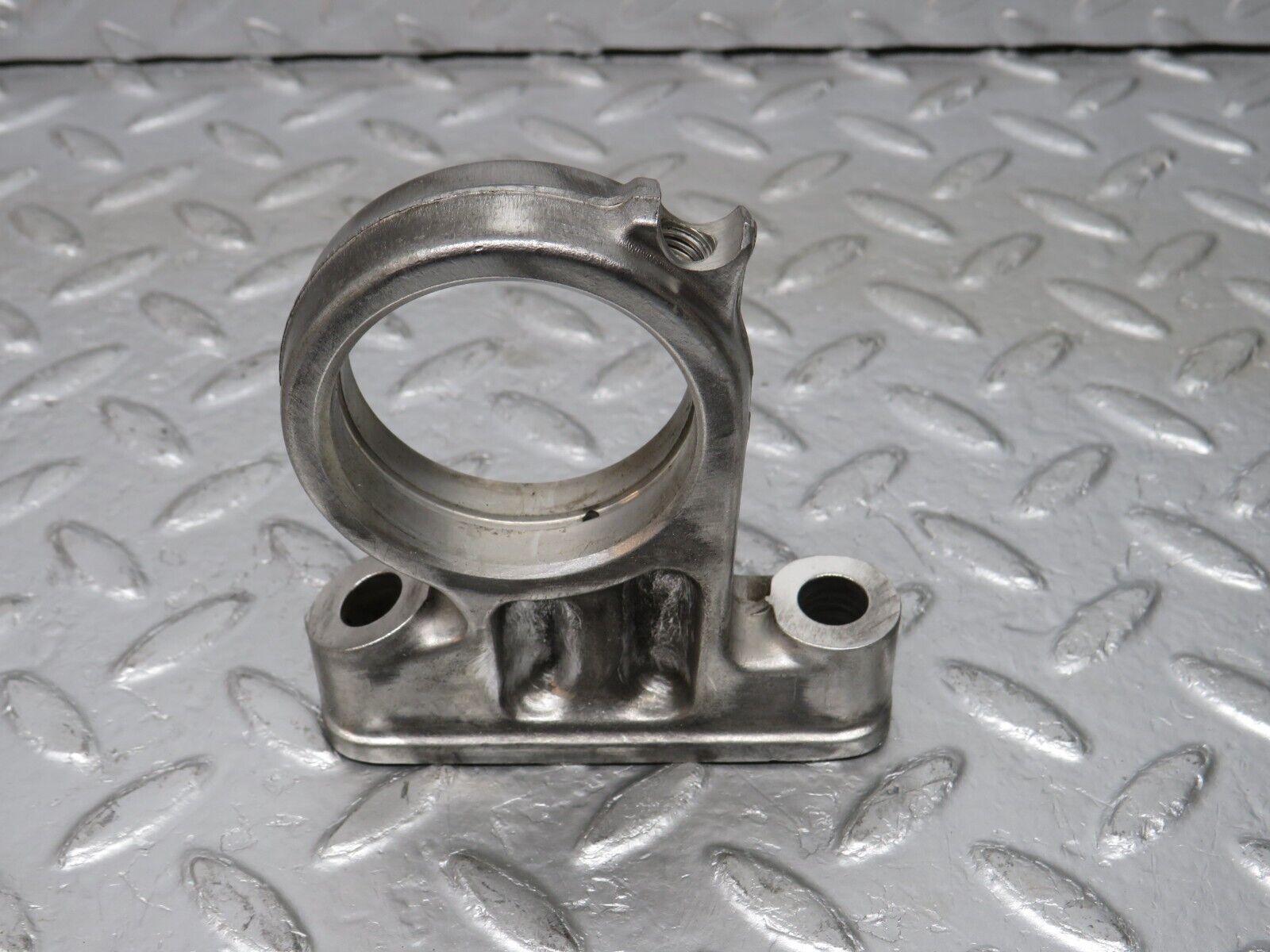 32995 Mercedes-Benz C107 R107 350 V8 Camshaft Tower Bearing 1160512118