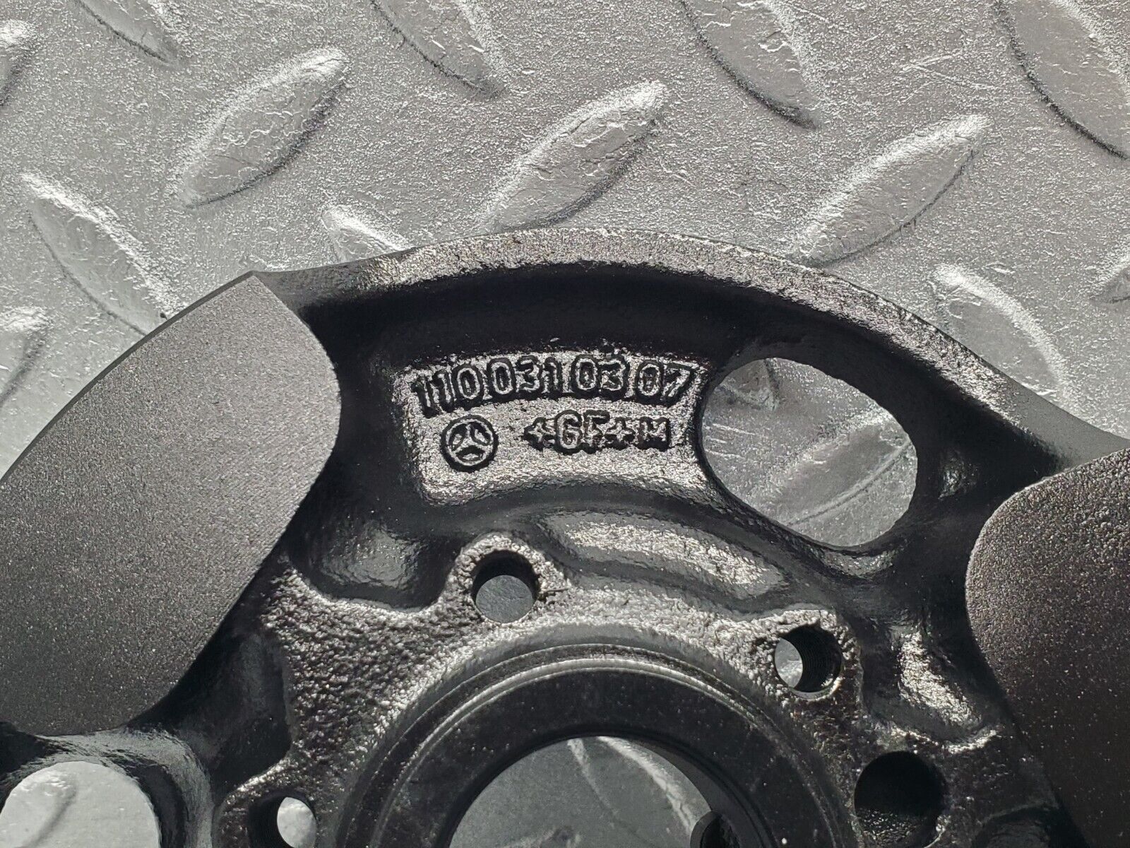 46638 Mercedes-Benz C123 280CE Coupe Crankshaft Vibration Damper 1100310307