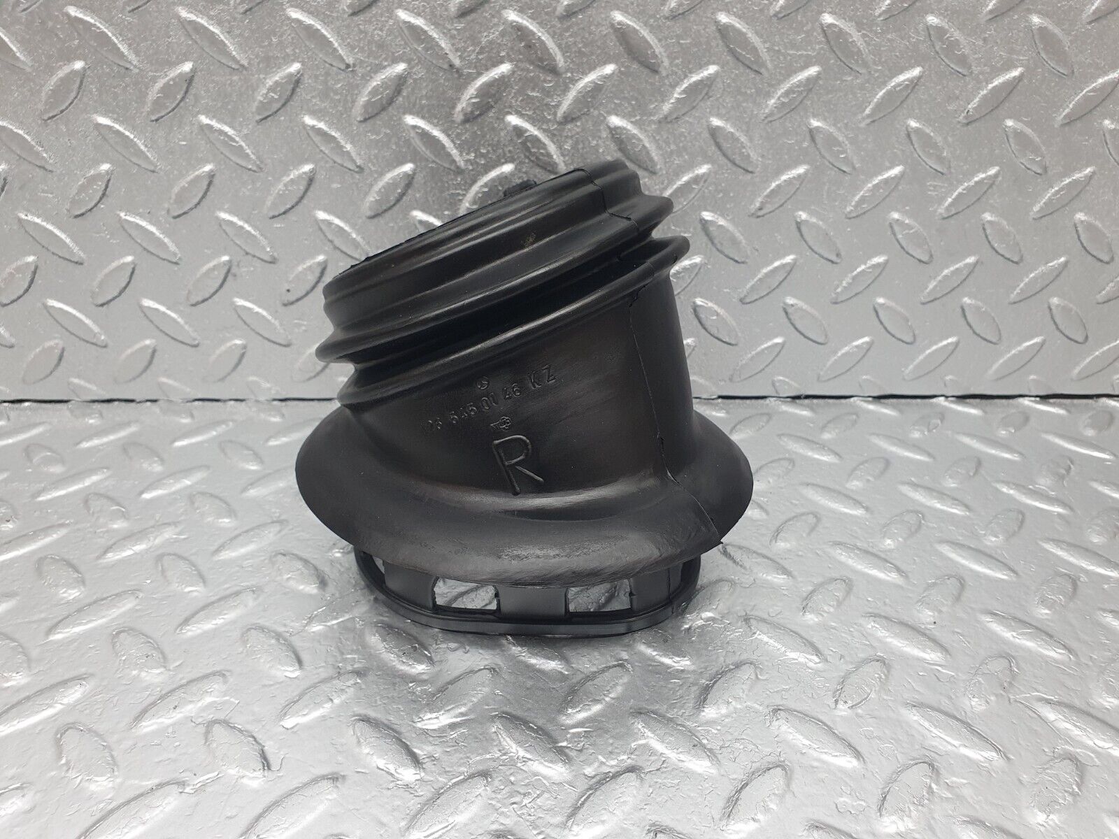 43609 Mercedes-Benz C126 380SEC Coupe Fuse Box Rubber Grommet 1265450146