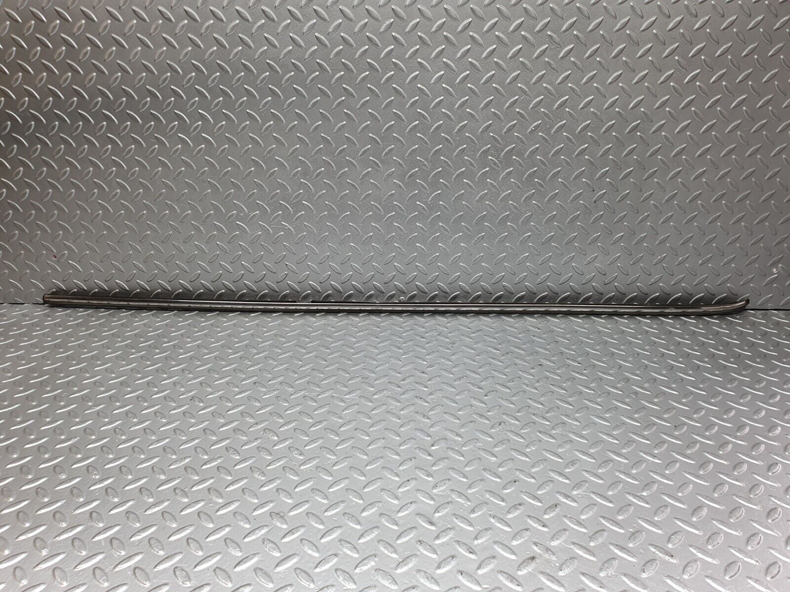 43462 Mercedes-Benz W108 280SE Rear Left Fender Wing Centre Moulding Trim