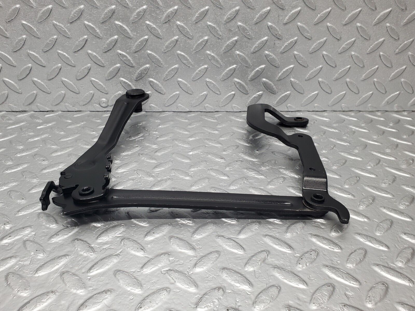 46642 Mercedes-Benz C123 280CE Coupe Bonnet Hinge Right Side