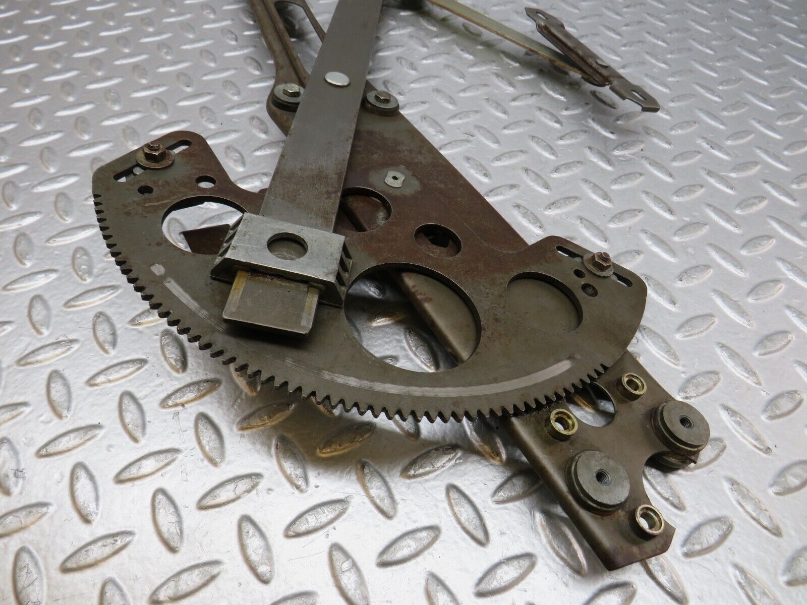 35502 Mercedes-Benz R107 280SL Front Right Power Window Regulator