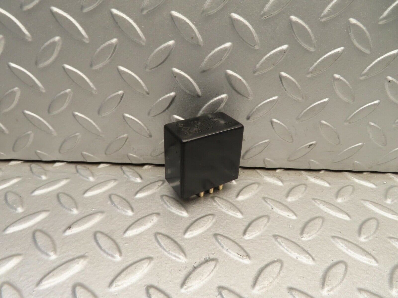 11806 Mercedes-Benz R107 450SL Wiper Control Relay 1238210063