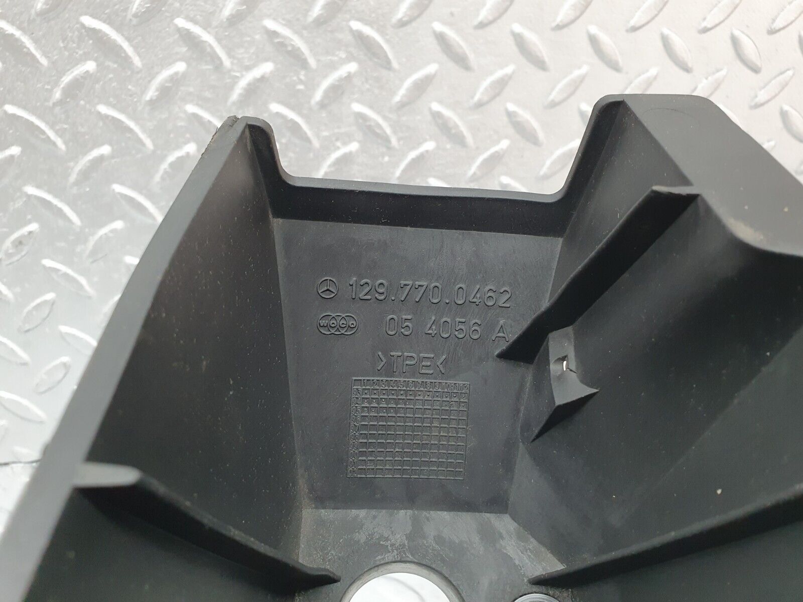 42196 Mercedes-Benz R129 320SL Coupe Roof Folding Lift Cylinder Cover Right 1297700462