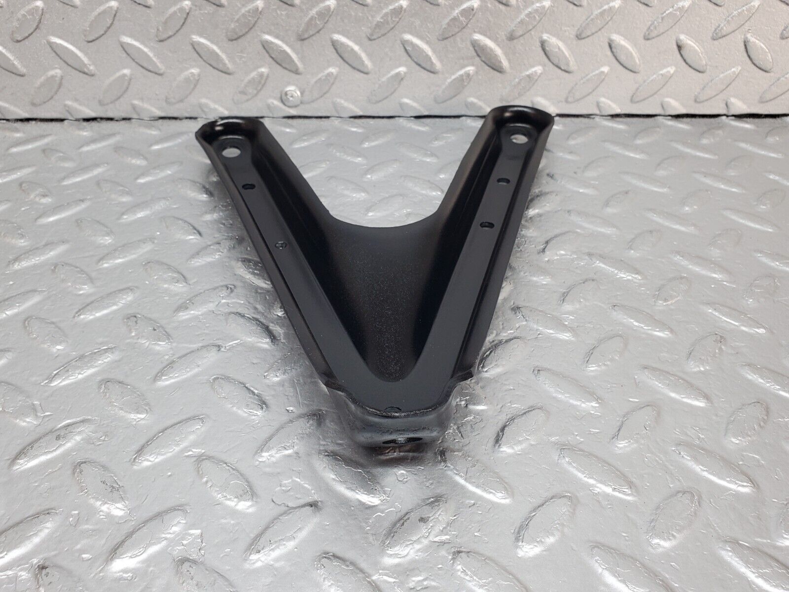 44810 Mercedes-Benz W124 220E Air Intake Manifold Bracket