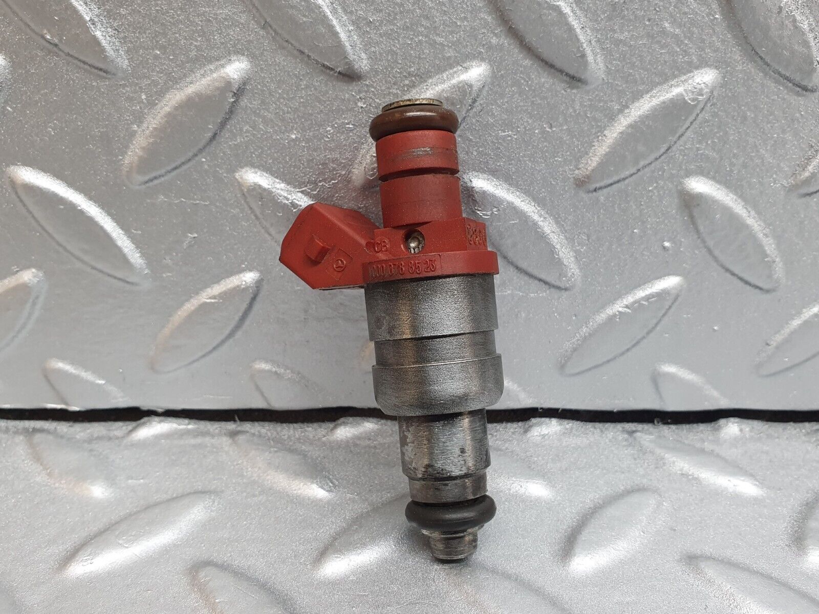 42056 Mercedes-Benz W202 C200 Fuel Injector Siemens 0000788523