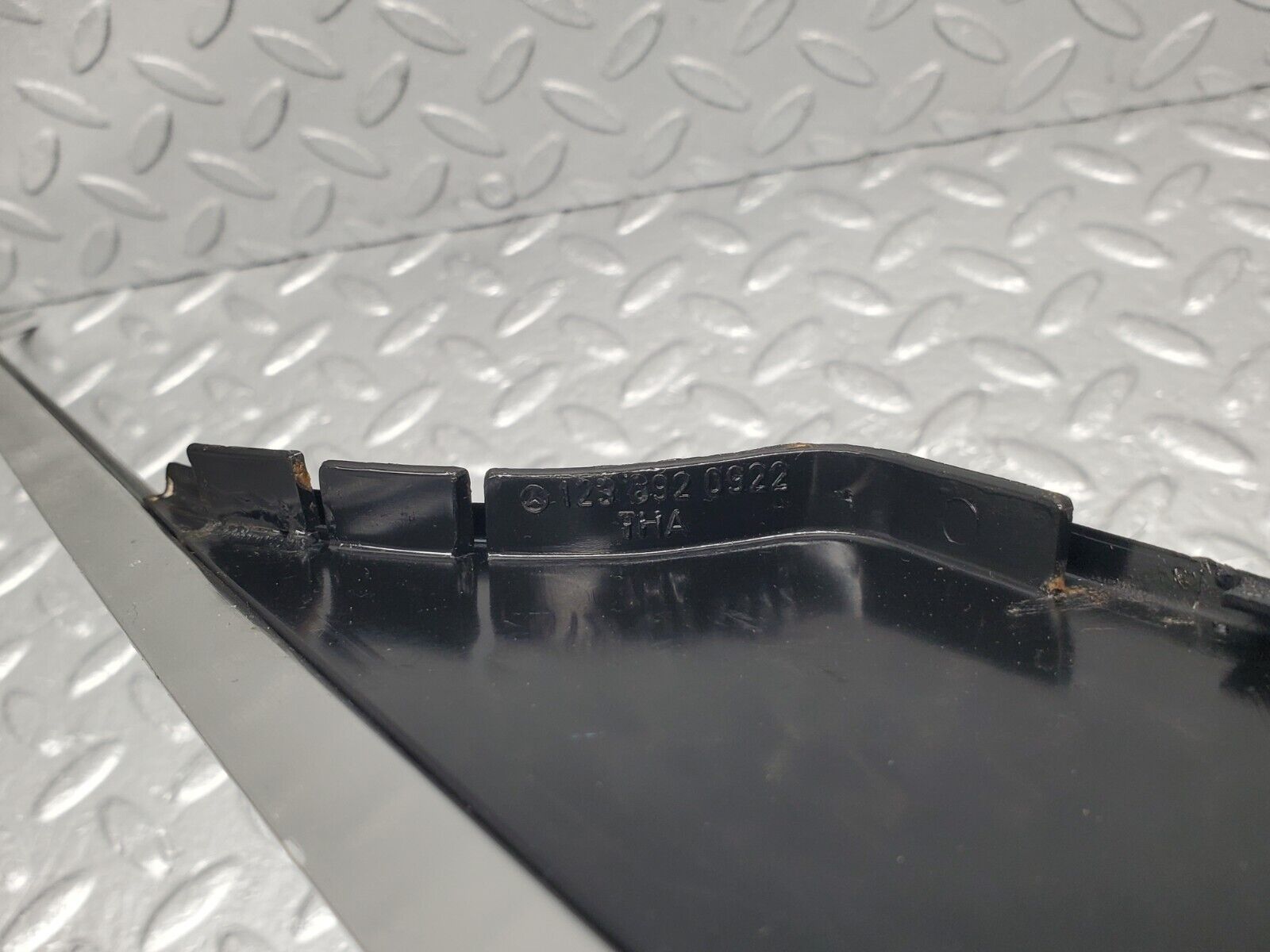 46375 Mercedes-Benz C123 280CE Coupe Seat Belt Presenter Cover Chrome Trim Left