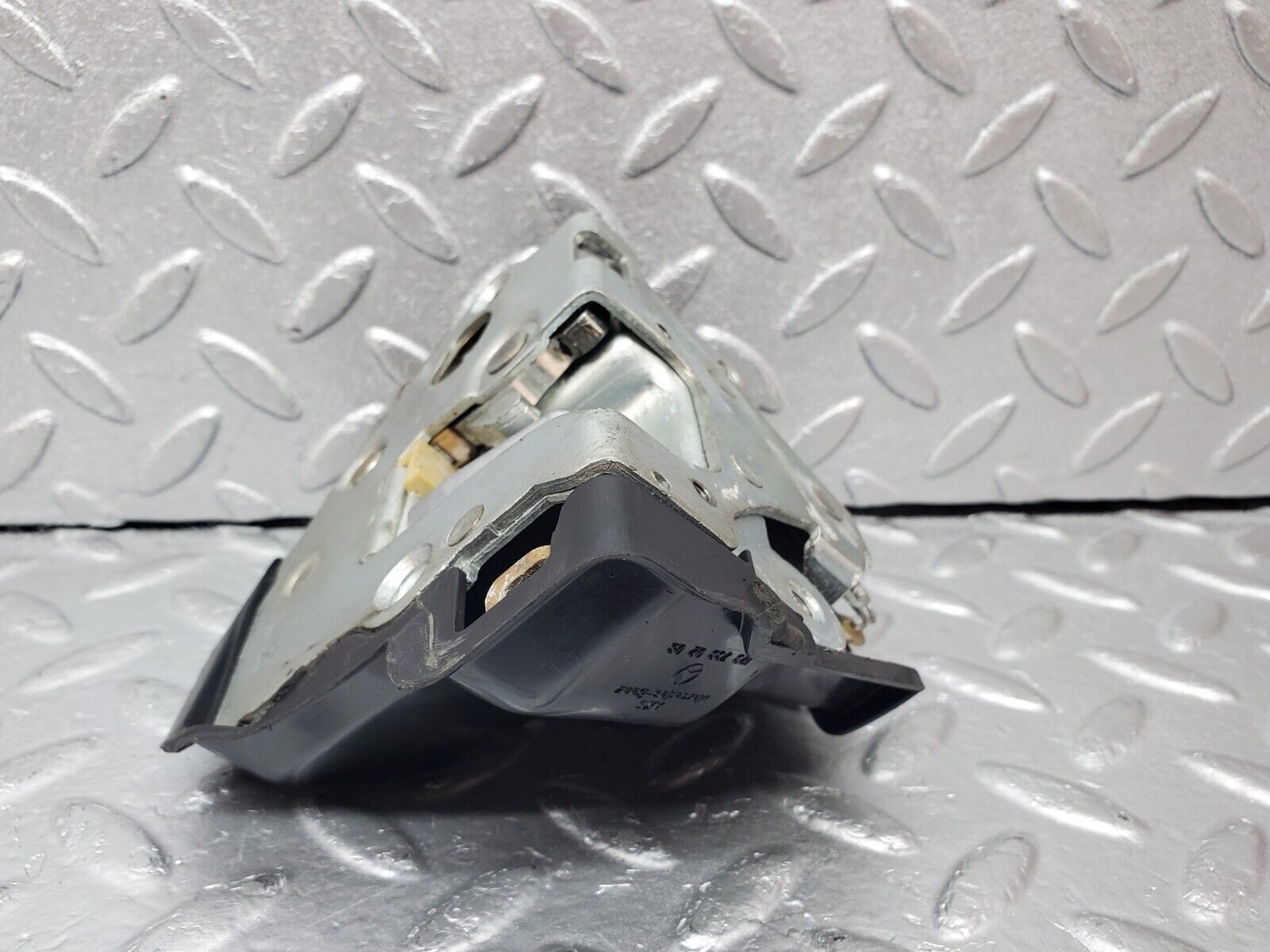 45622 Mercedes-Benz W126 420SE Rear Right Door Lock Mechanism 1237230208