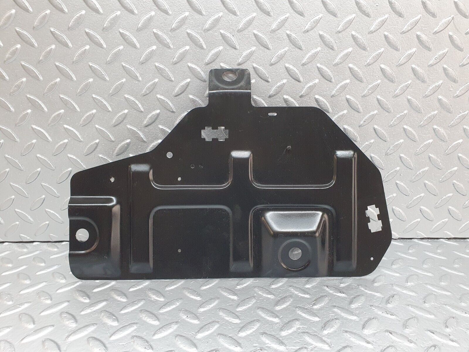 41705 Mercedes-Benz W124 200E Under Dash Relay Bracket Left Side