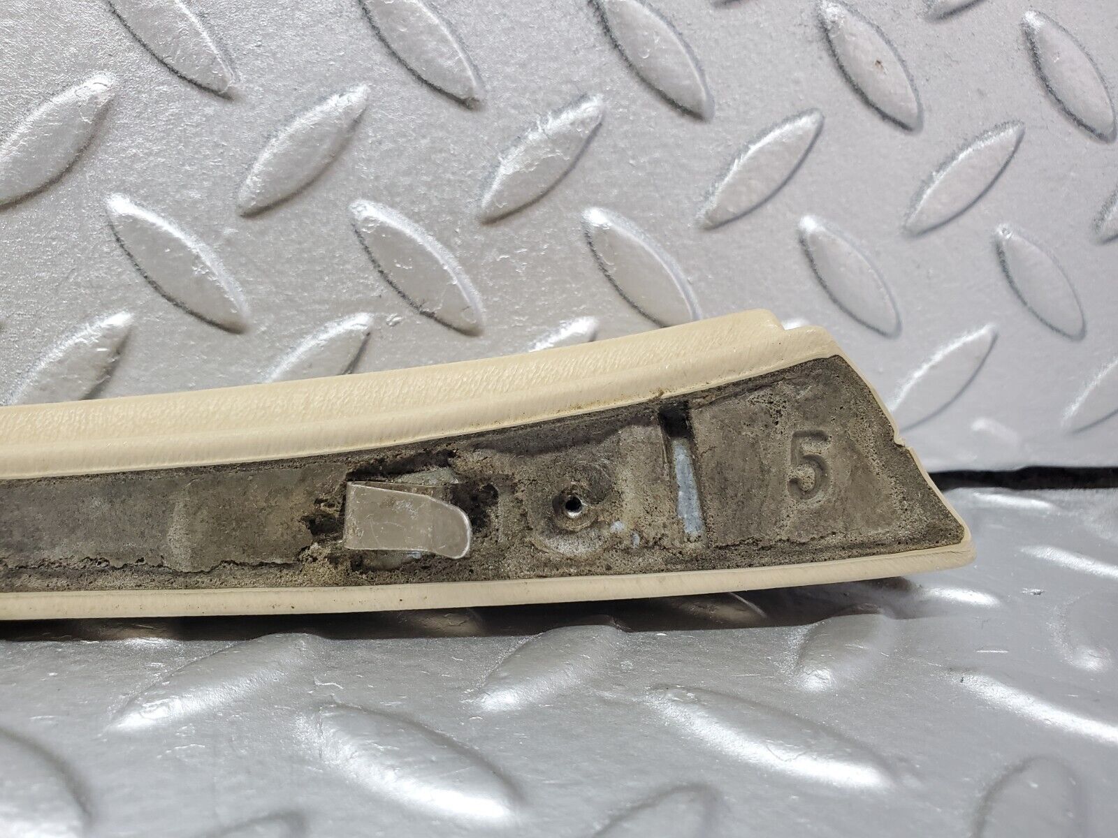 45604 Mercedes-Benz W126 420SE Front Left Door Interior Trim Beige