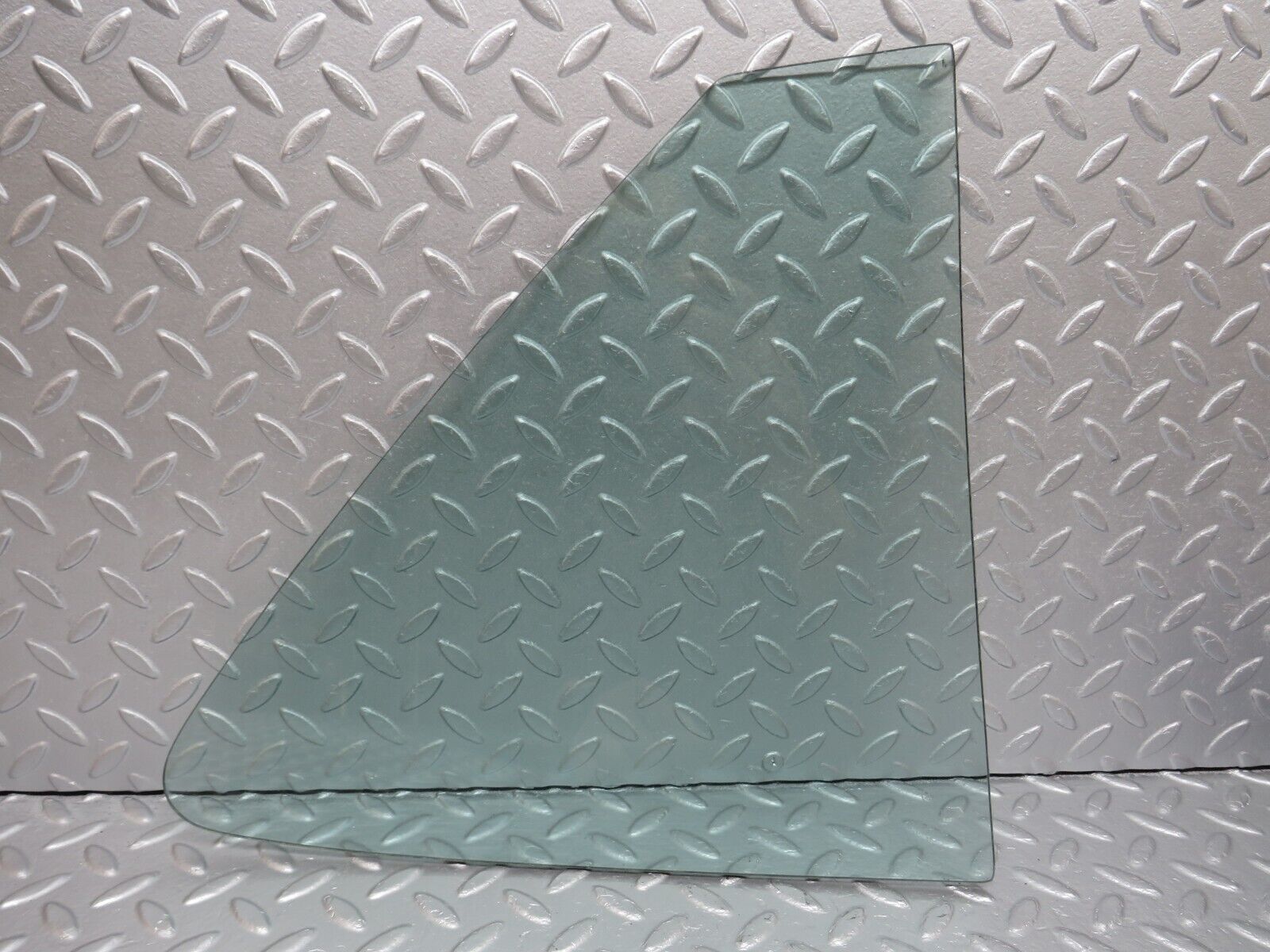 40156 Mercedes-Benz R107 350SL Hardtop Quarter Window Glass Right Side