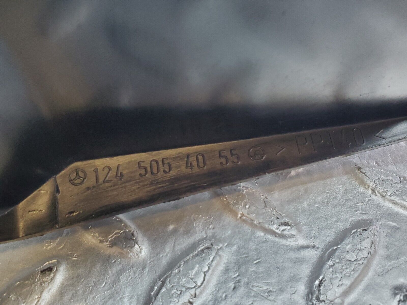 44768 Mercedes-Benz W124 220E Radiator Fan Shroud Cover 1245054055