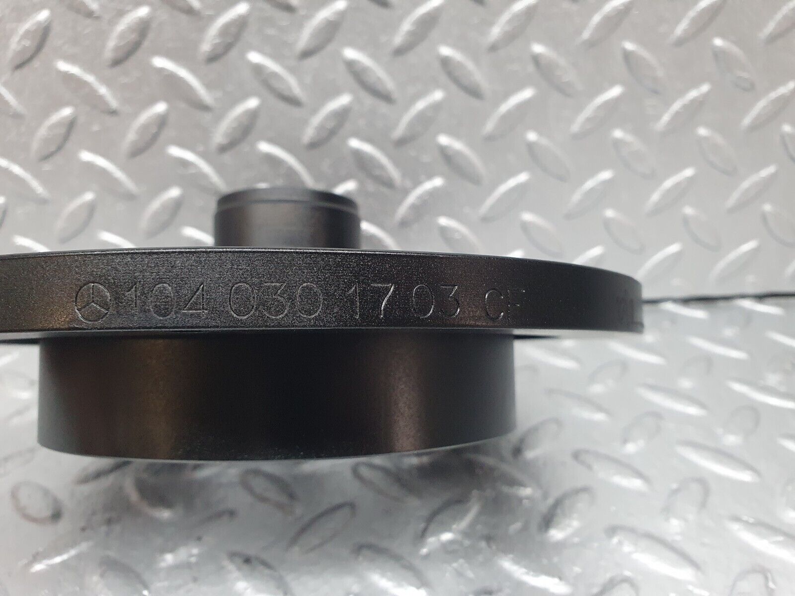 42466 Mercedes-Benz R129 320SL Coupe Crankshaft Vibration Damper 1040301703