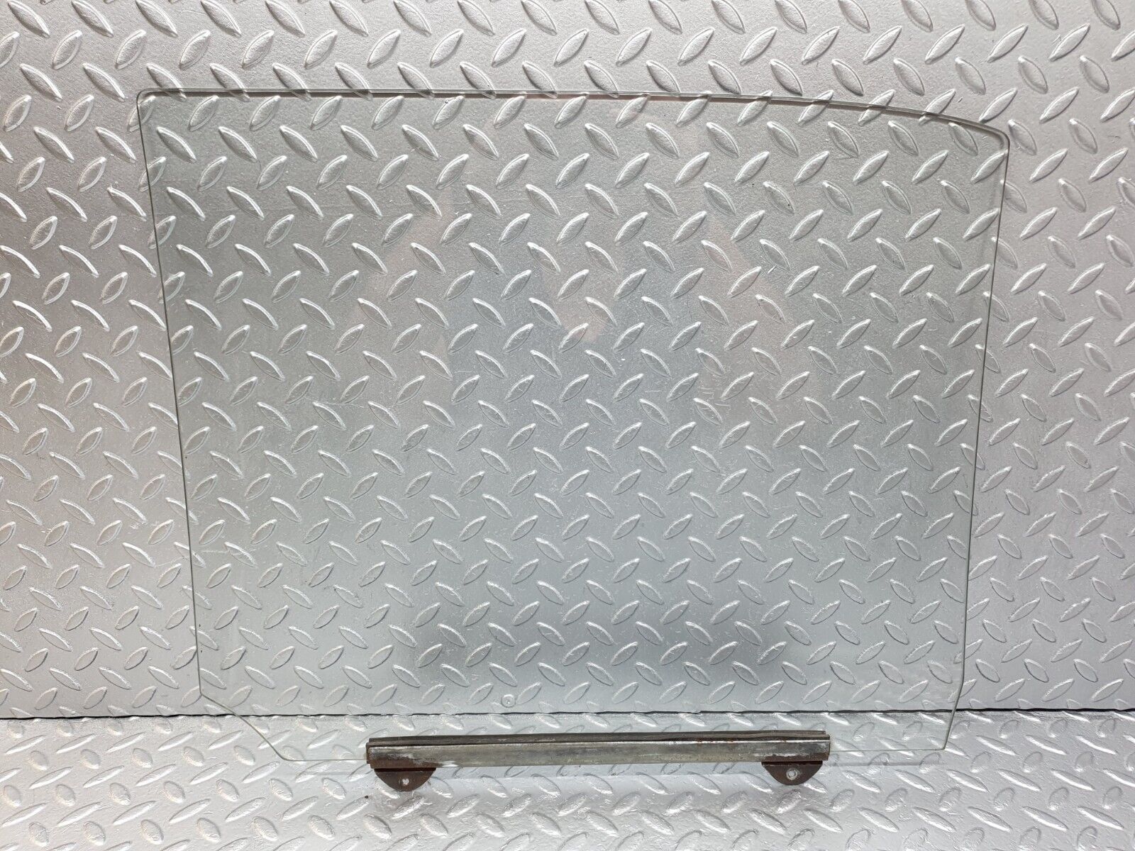 43221 Mercedes-Benz W108 280SE Rear Right Door Window Glass