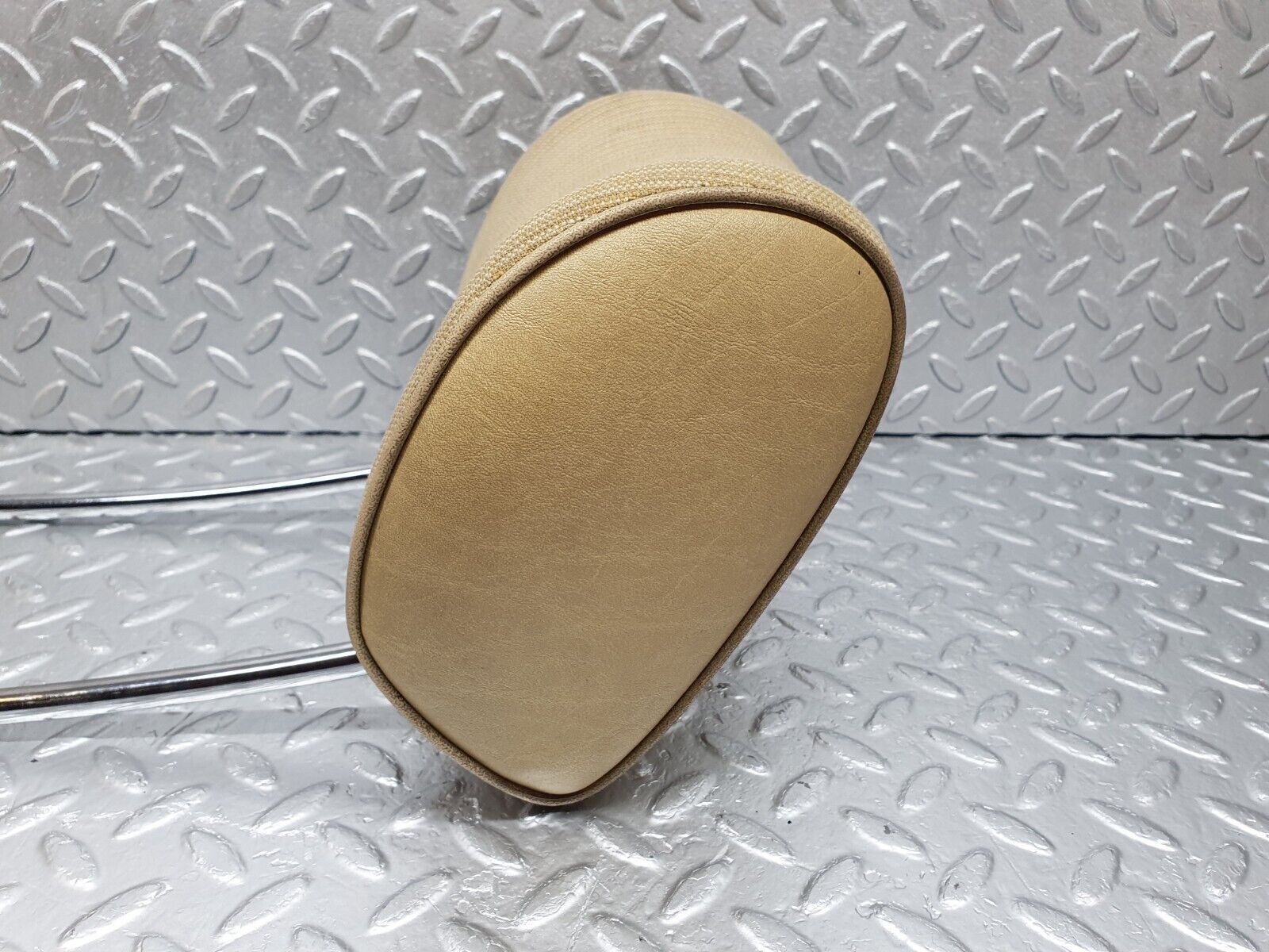 43949 Mercedes-Benz C123 230CE Coupe Front Right Headrest Beige