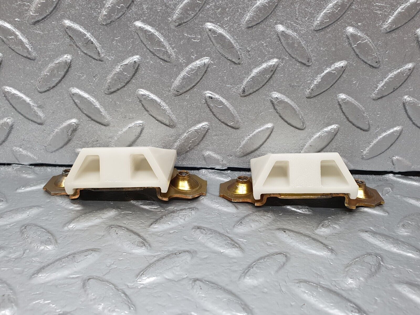 44079 Mercedes-Benz C123 230CE Coupe Trunk Lock Striker Latch