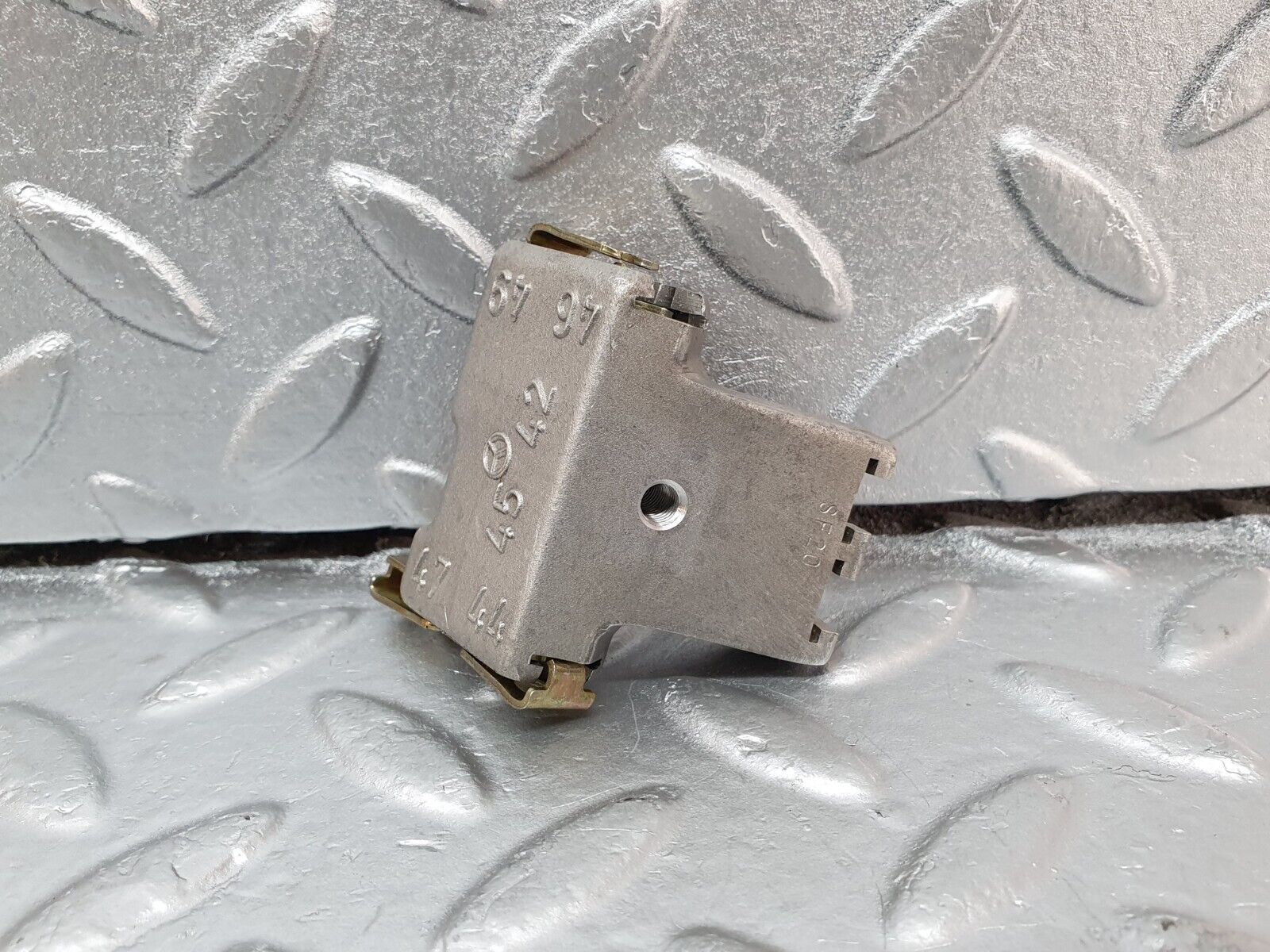 42160 Mercedes-Benz R129 320SL Coupe Soft Top Hydraulic Distributor 1298000022