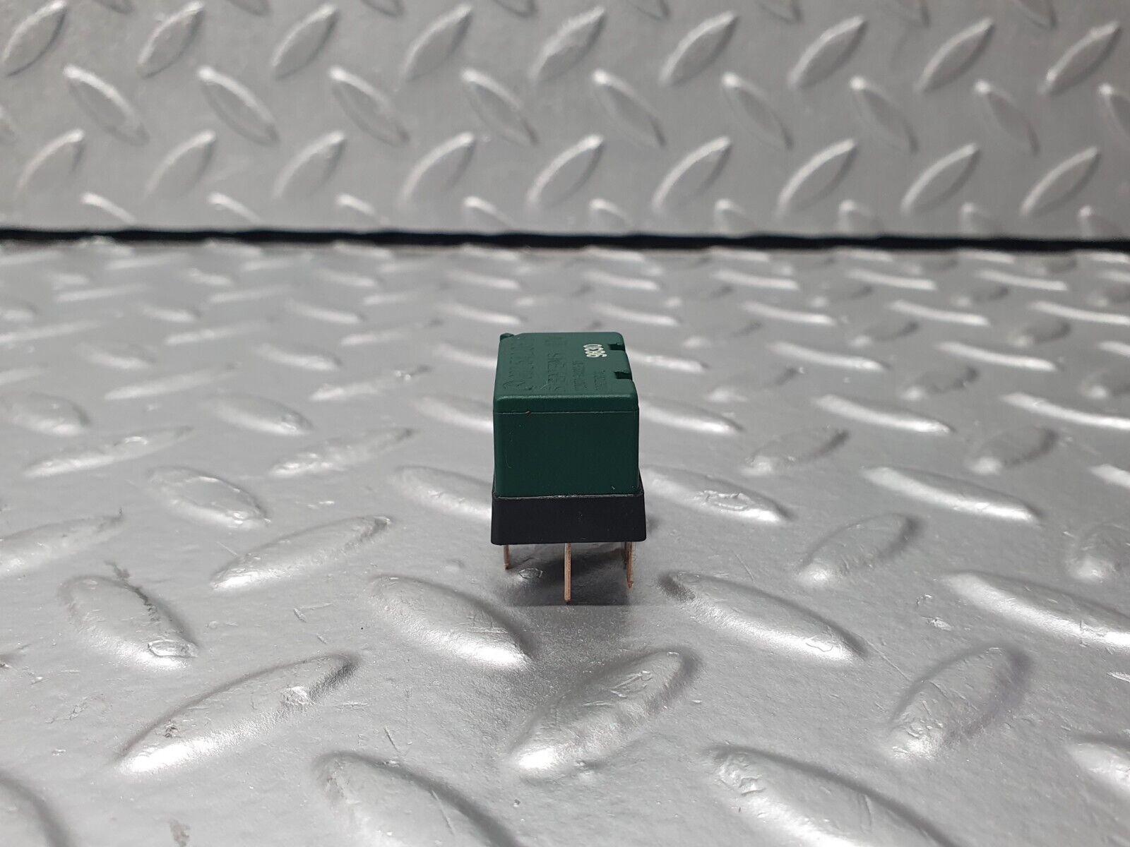 41798 Mercedes-Benz W202 C200 Overload Relay 0025420319