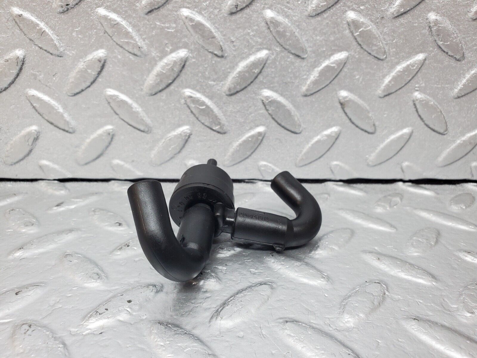 44996 Mercedes-Benz R129 300SL Coupe Engine Crankcase Vent Valve 1074700893