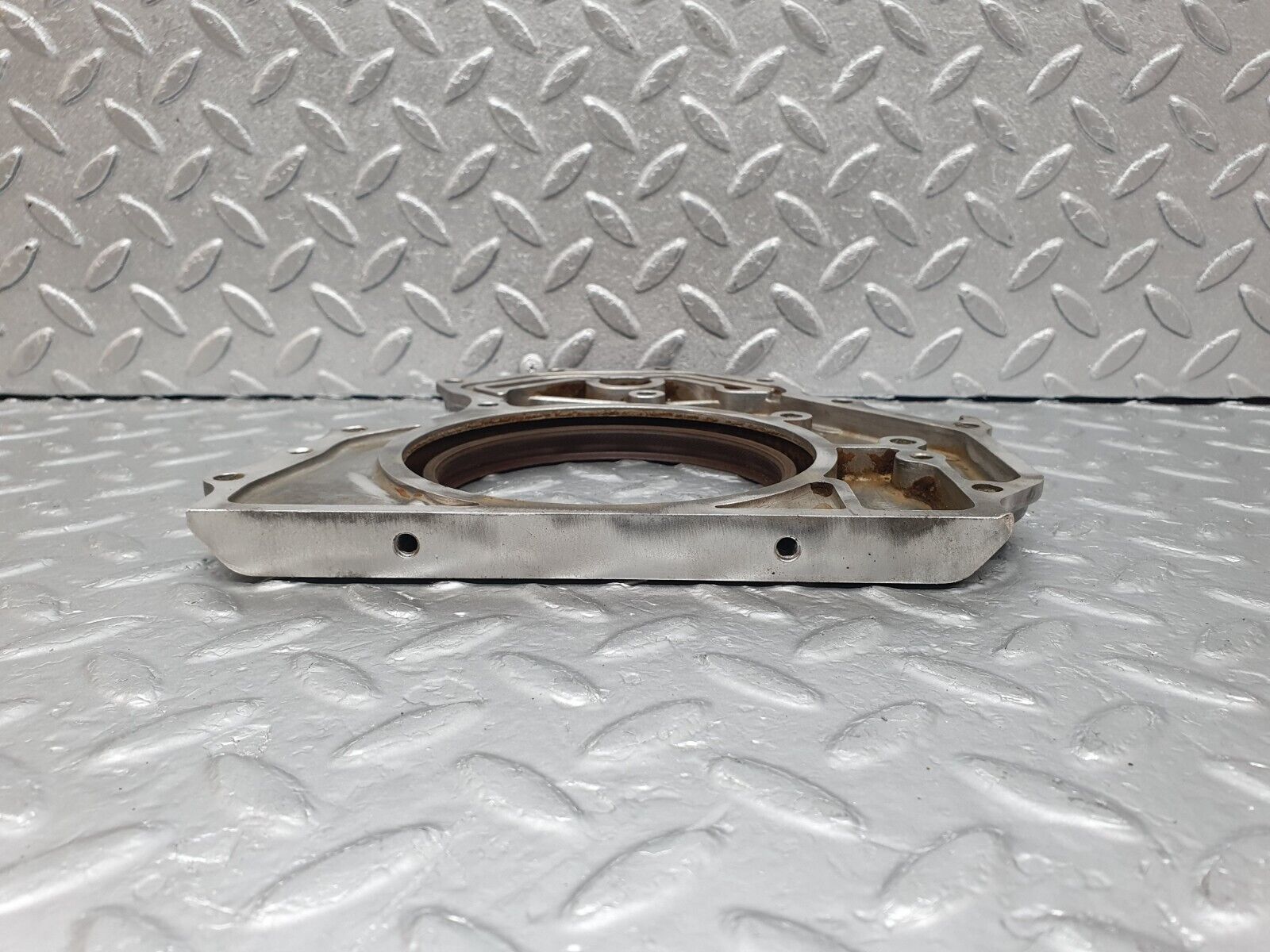 43599 Mercedes-Benz C126 380SEC Coupe Crankshaft Rear Sealing Cover 1170110008