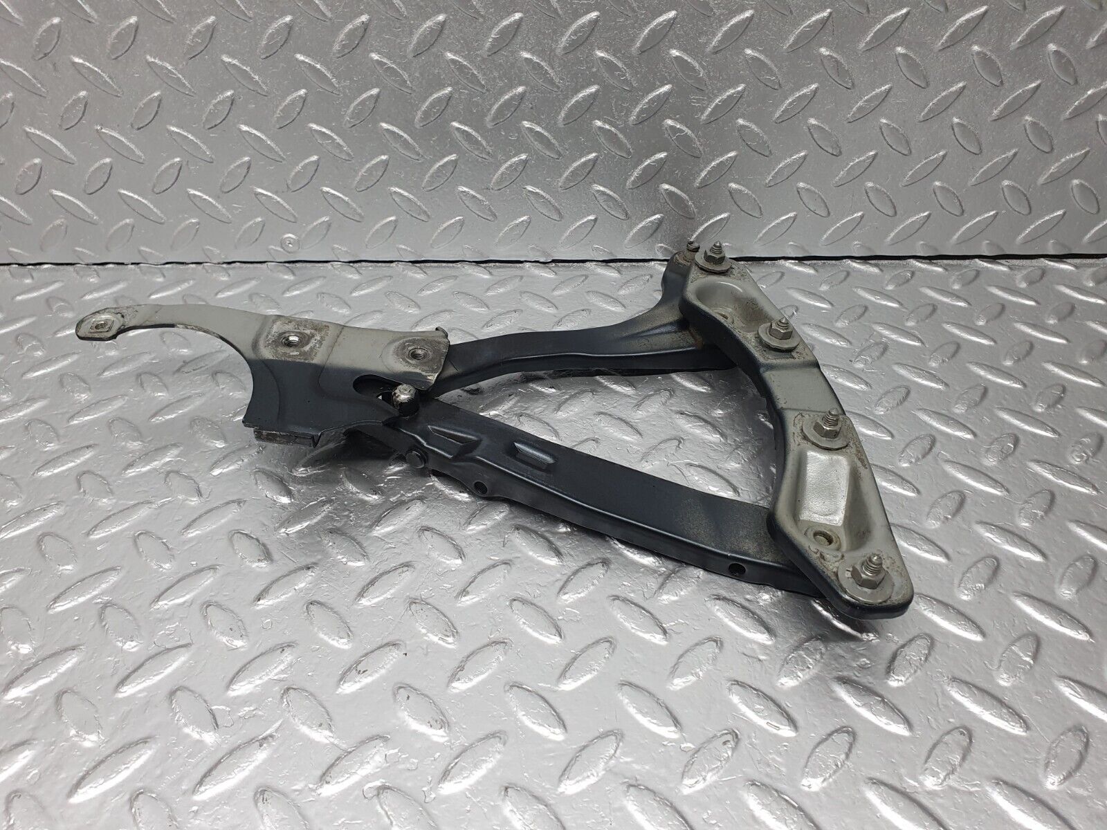 41874 Mercedes-Benz W202 C200 Bonnet Hinge Left Side 2028800128