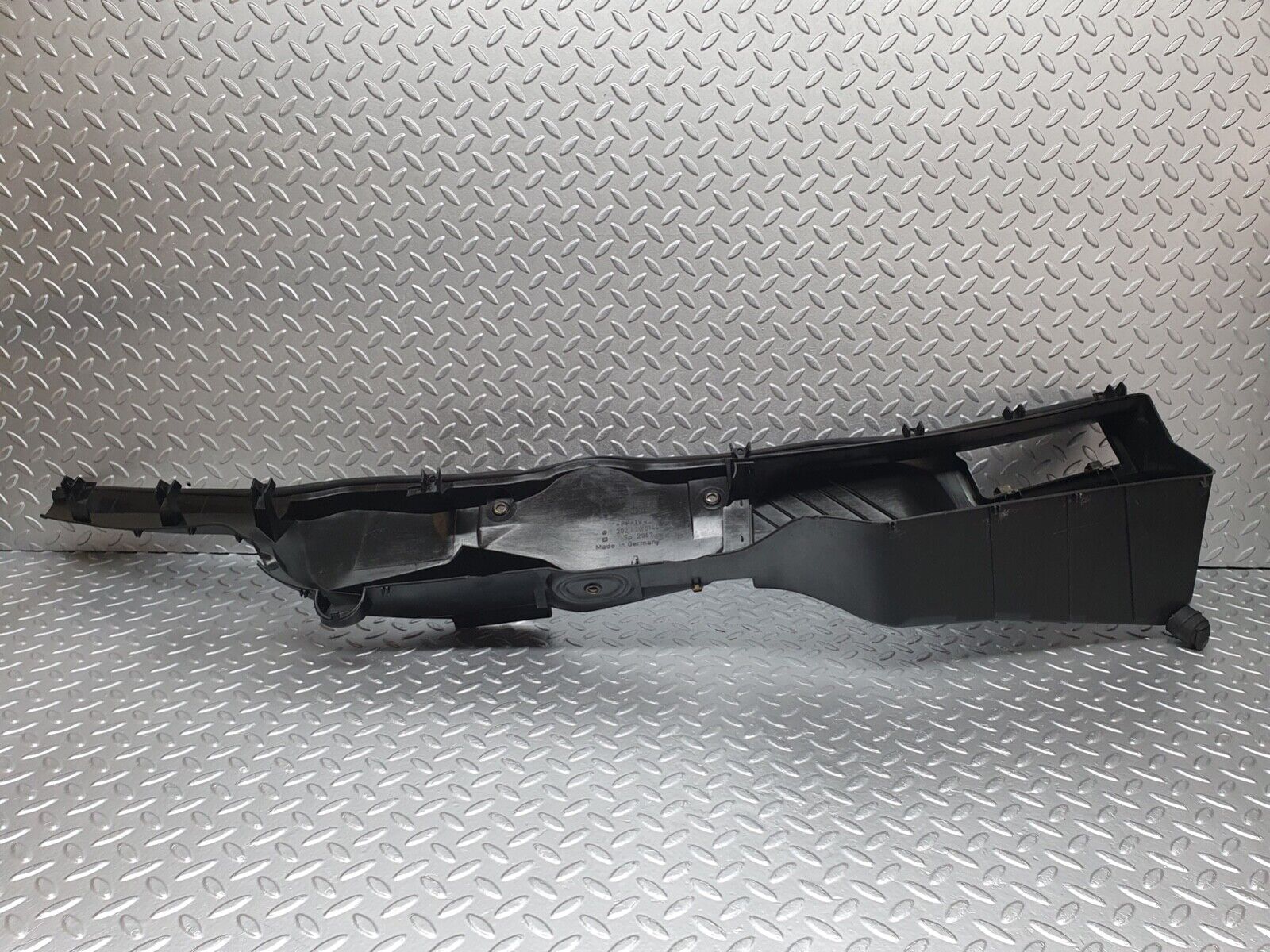 42001 Mercedes-Benz W202 C200 Air Duct 2028300144