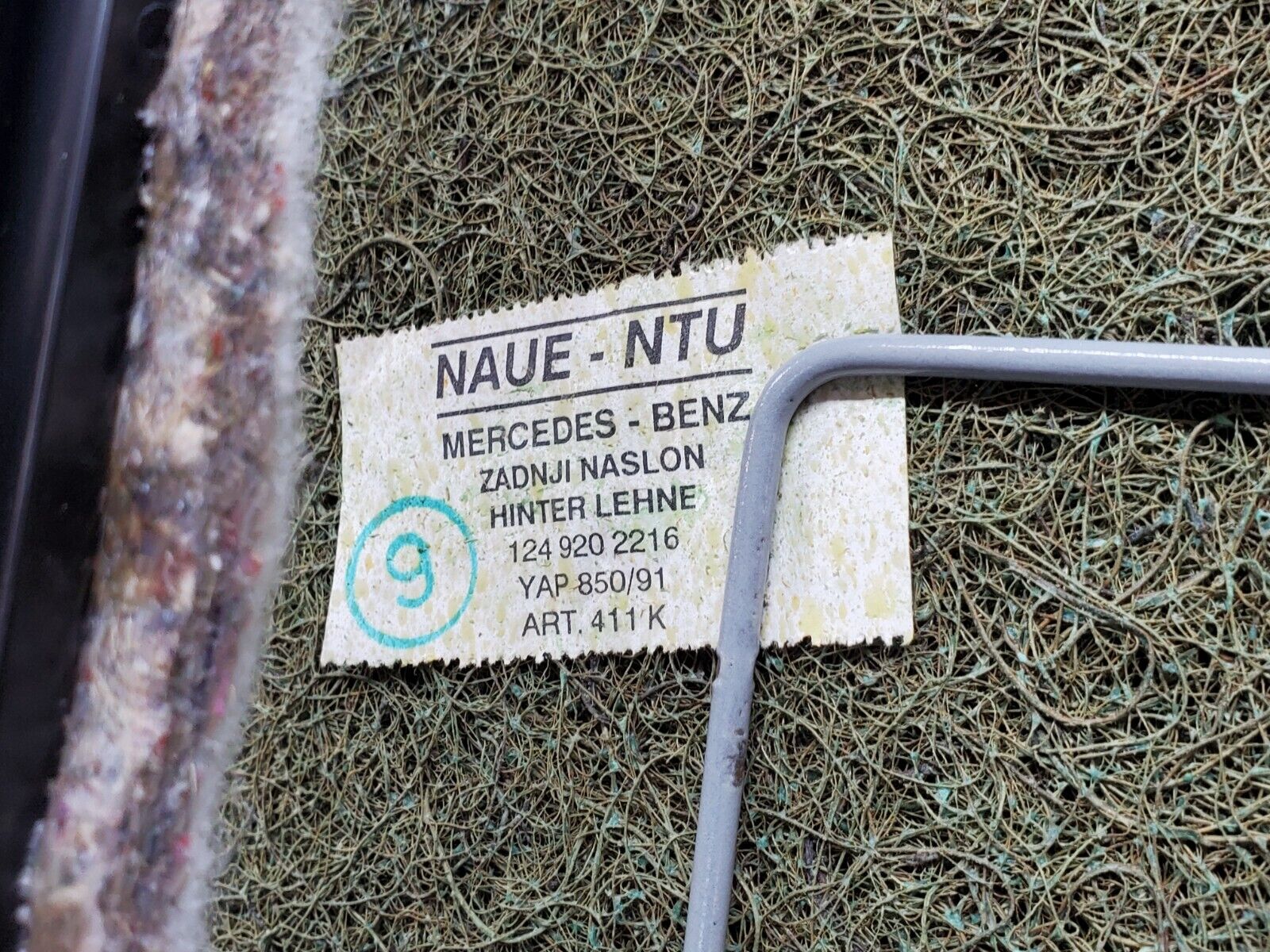 44738 Mercedes-Benz W124 220E Rear Seat 1249202216