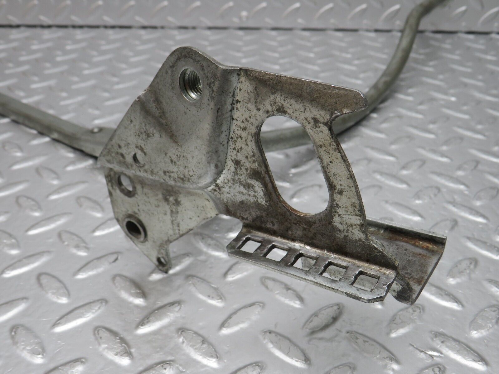 33203 Mercedes-Benz C107 R107 Front Right Seat Sliding Adjust Handle