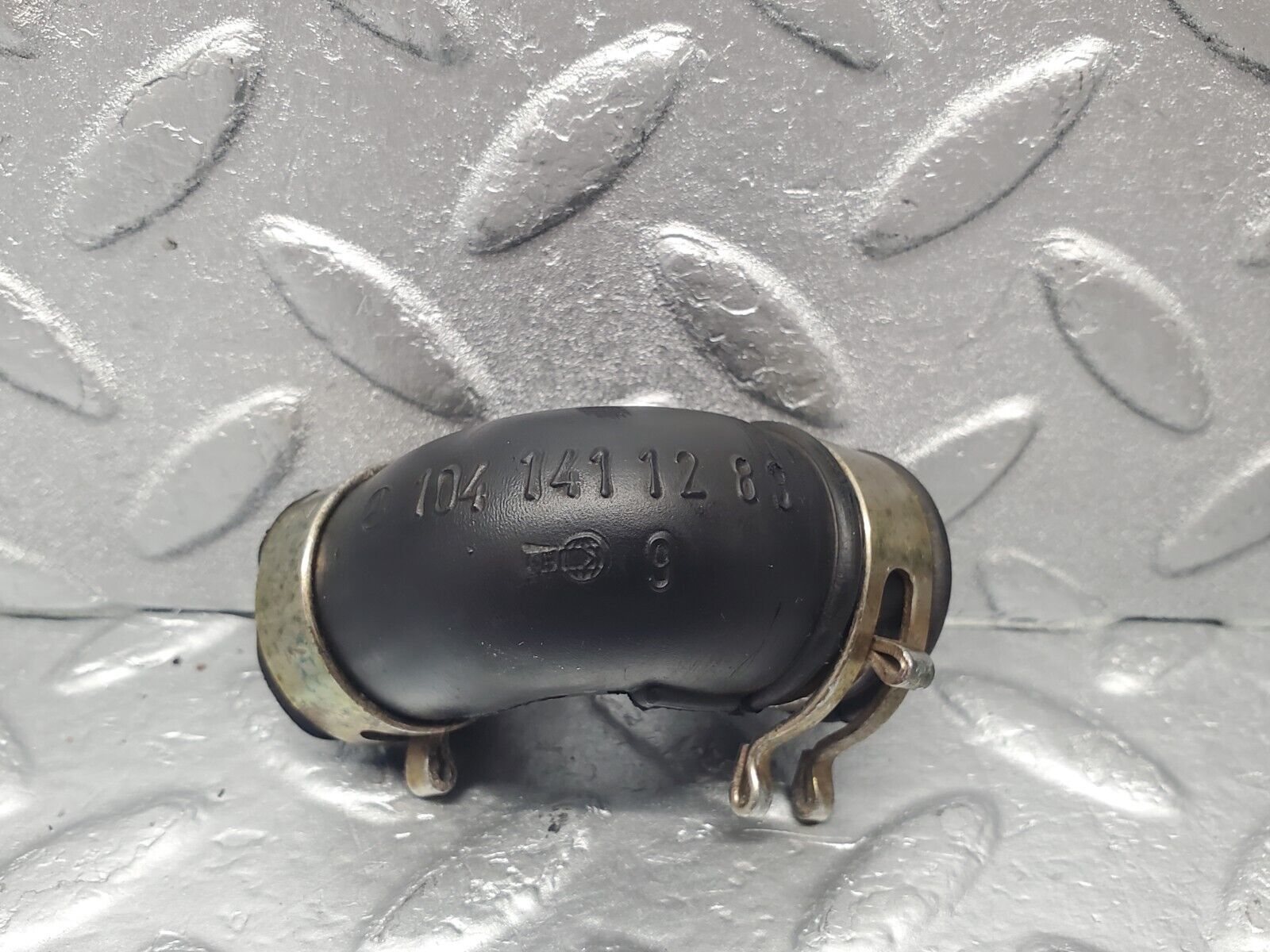 46209 Mercedes-Benz W124 280E Air Pump Hoses 1041411383 1041411283