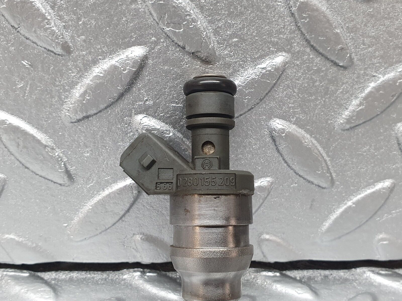 42370 Mercedes-Benz R129 320SL Coupe Fuel Injector Bosch 0000787323 0280155209