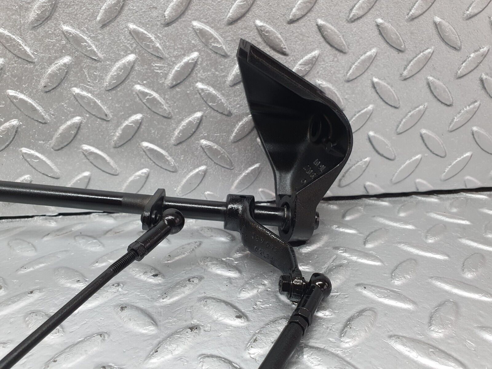 43445 Mercedes-Benz W108 280SE Throttle Linkage 1290721601