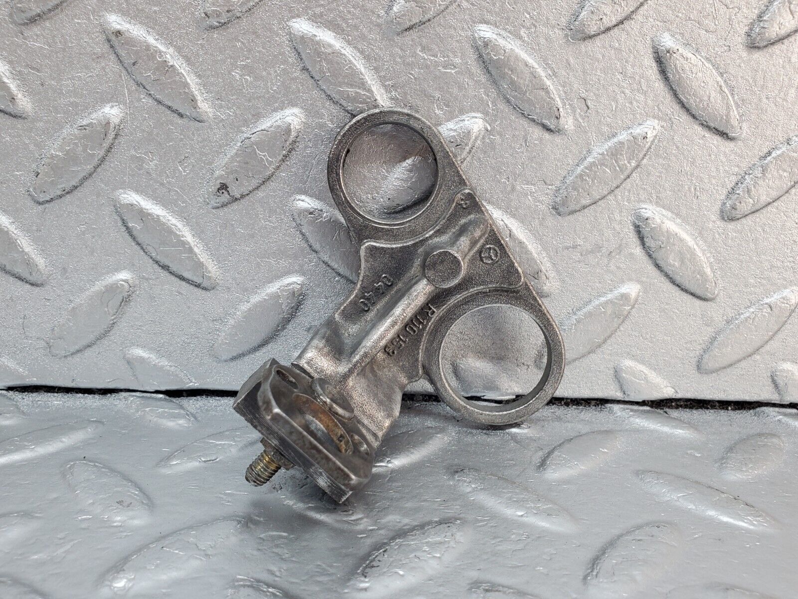 45407 Mercedes-Benz 280E M110.983 Crankshaft Sensor Holder Bracket 1101530440