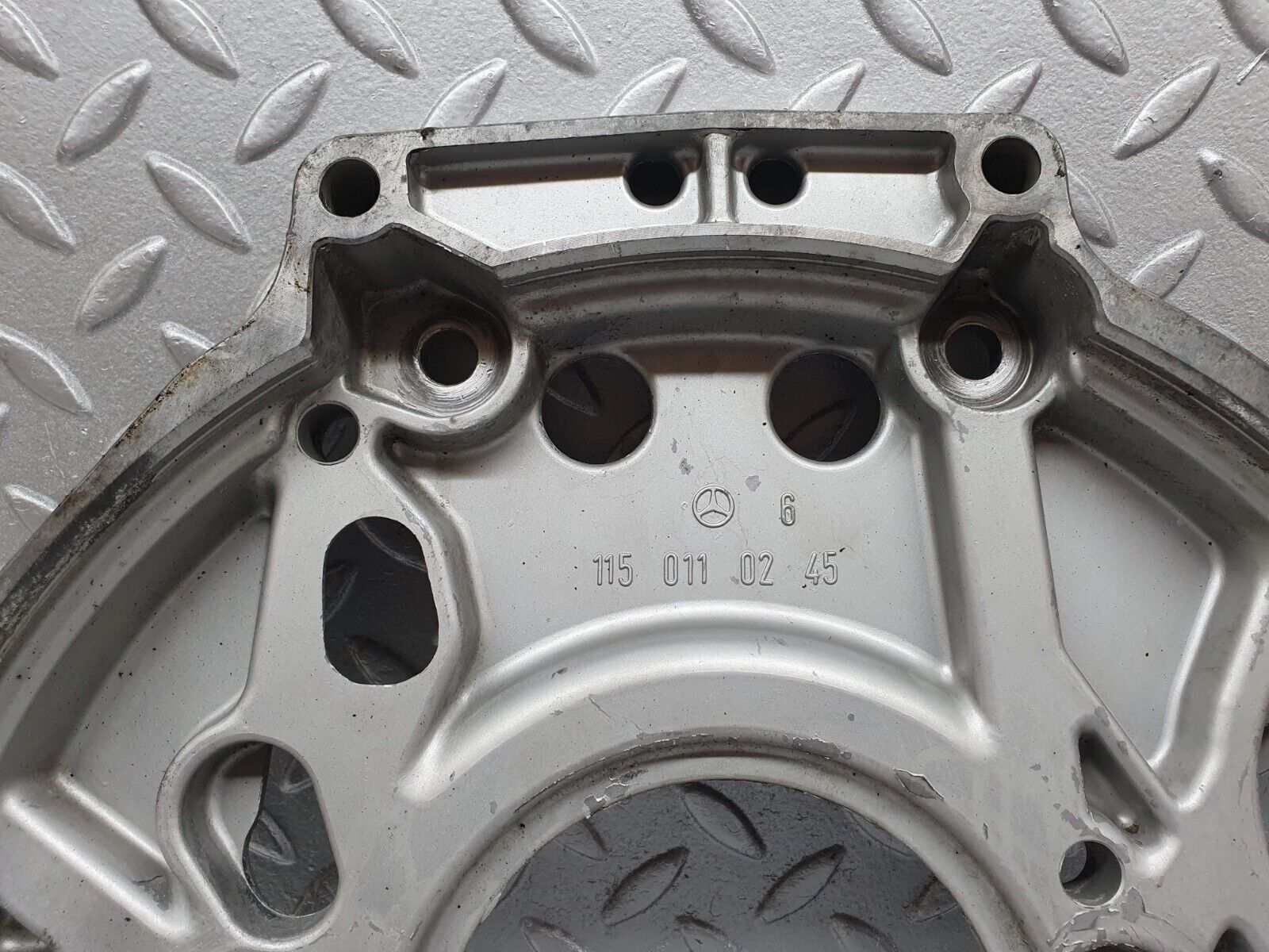 43449 Mercedes-Benz W108 280SE Gearbox Flange 1150110245