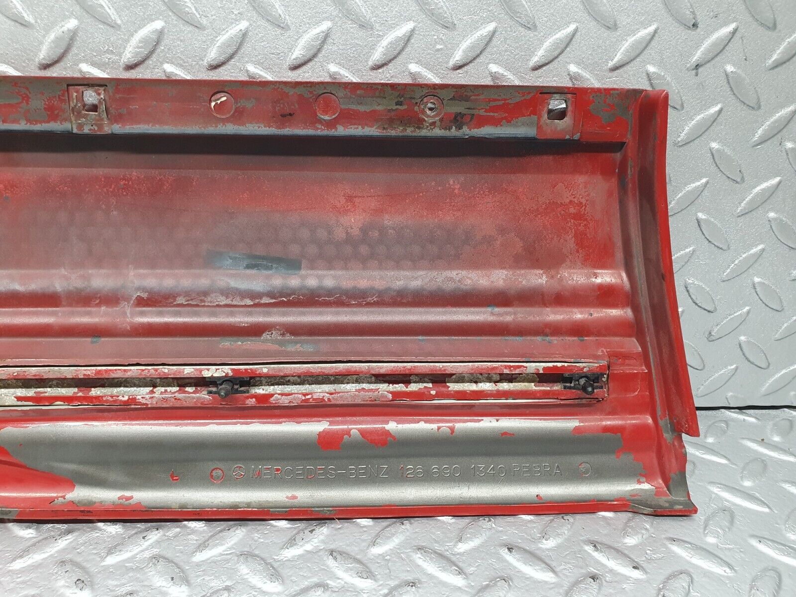 43490 Mercedes-Benz C126 380SEC Coupe Rear Left Fender Wing Lower Moulding Trim