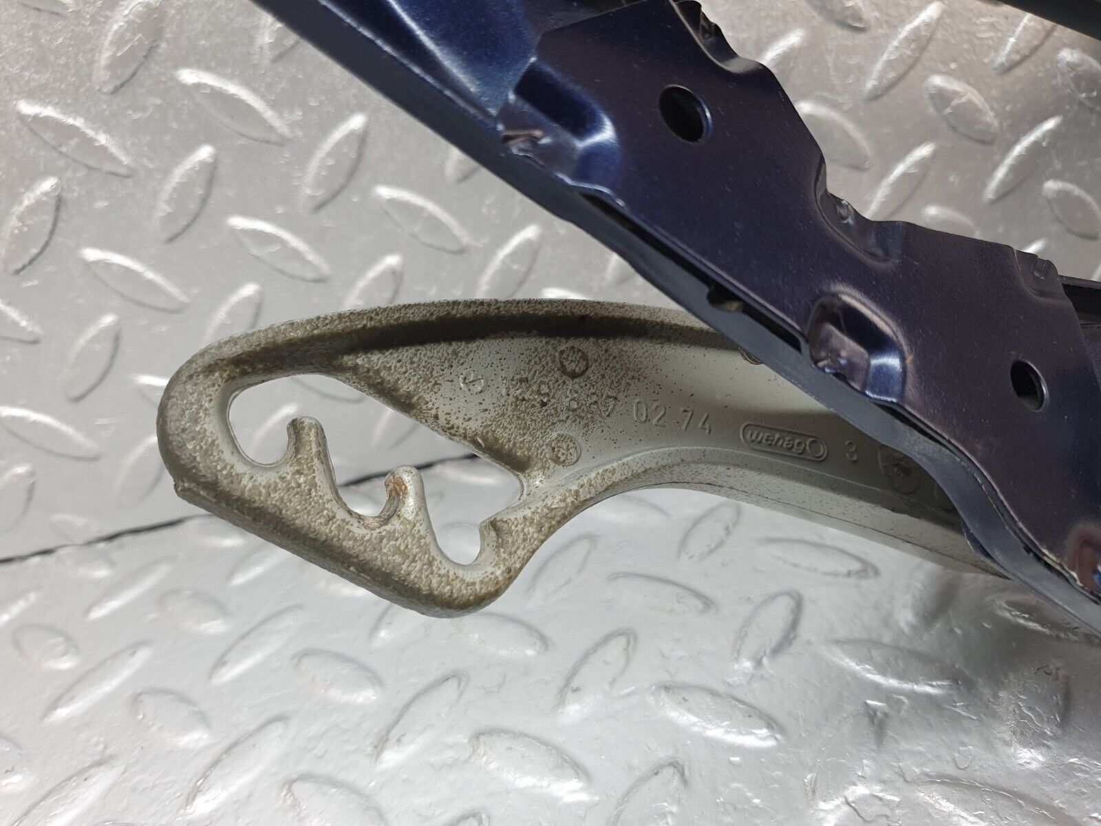 42194 Mercedes-Benz R129 320SL Coupe Bonnet Hinge Right Side 1298800228 1298870274