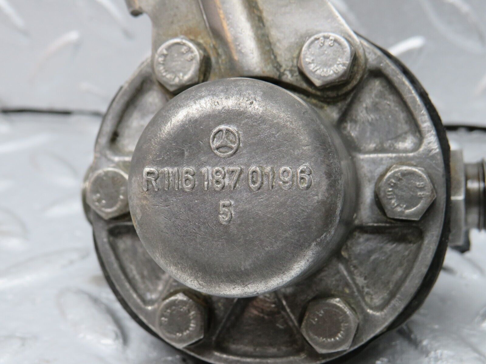 32956 Mercedes-Benz C107 R107 450 V8 Oil Pressure Damper 1161870196 1161870494