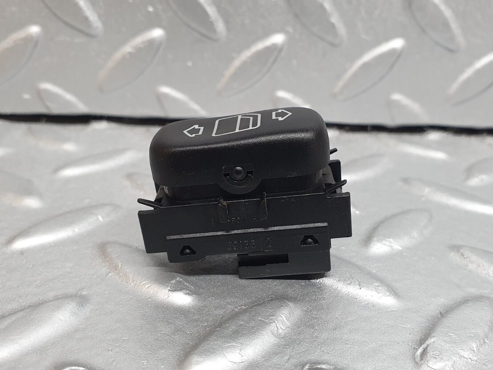 42048 Mercedes-Benz W202 C200 Electric Window Switch 2108208210