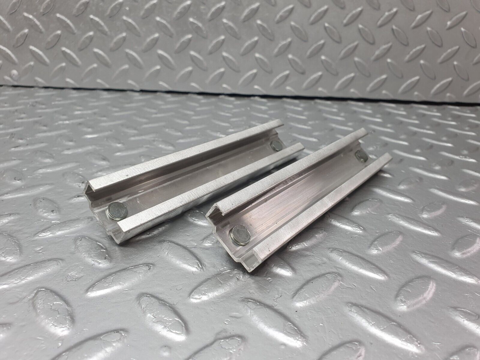 41600 Mercedes-Benz W124 200E Window Regulator Holder Accessories 720918000801