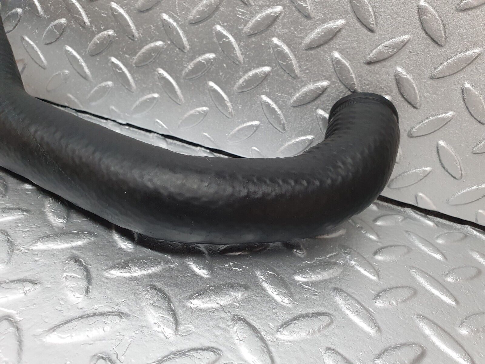 42549 Mercedes-Benz R129 320SL Coupe Radiator Lower Hose Pipe 1295012482