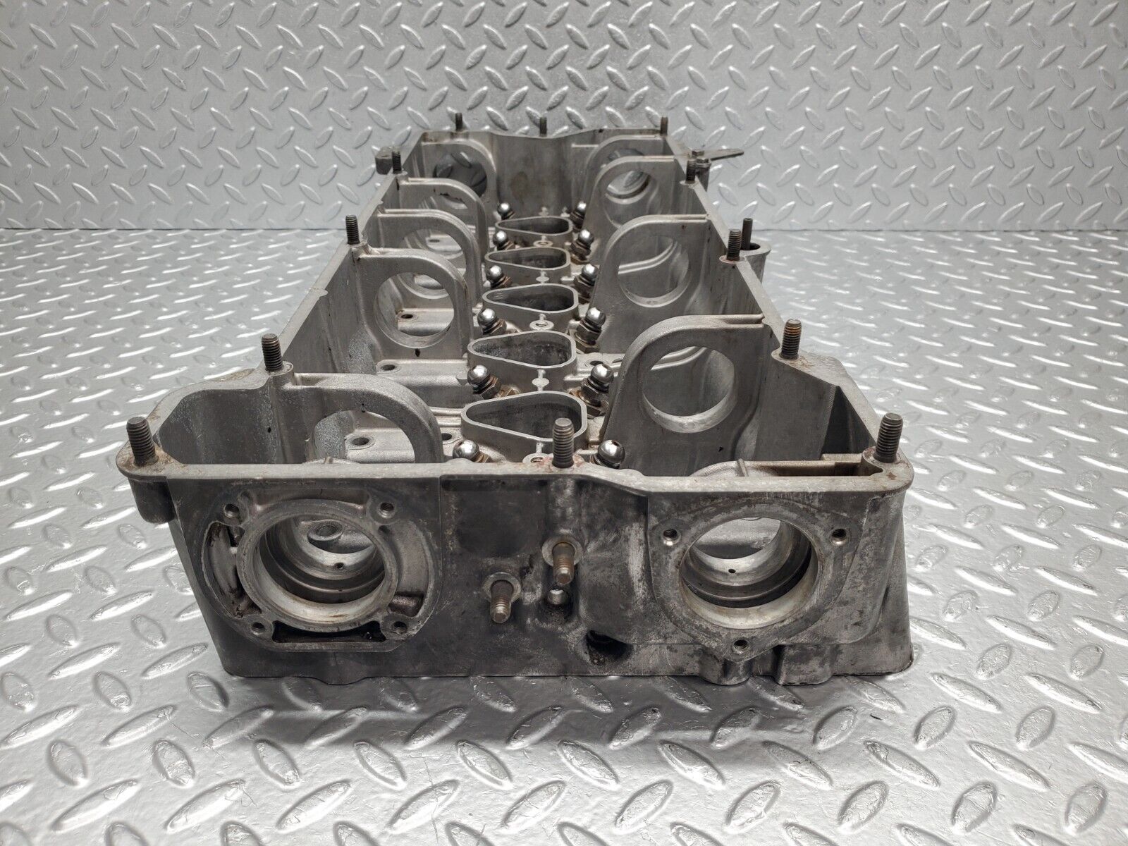 46709 Mercedes-Benz C123 280CE Coupe Camshaft Bearing Casing 1100163304