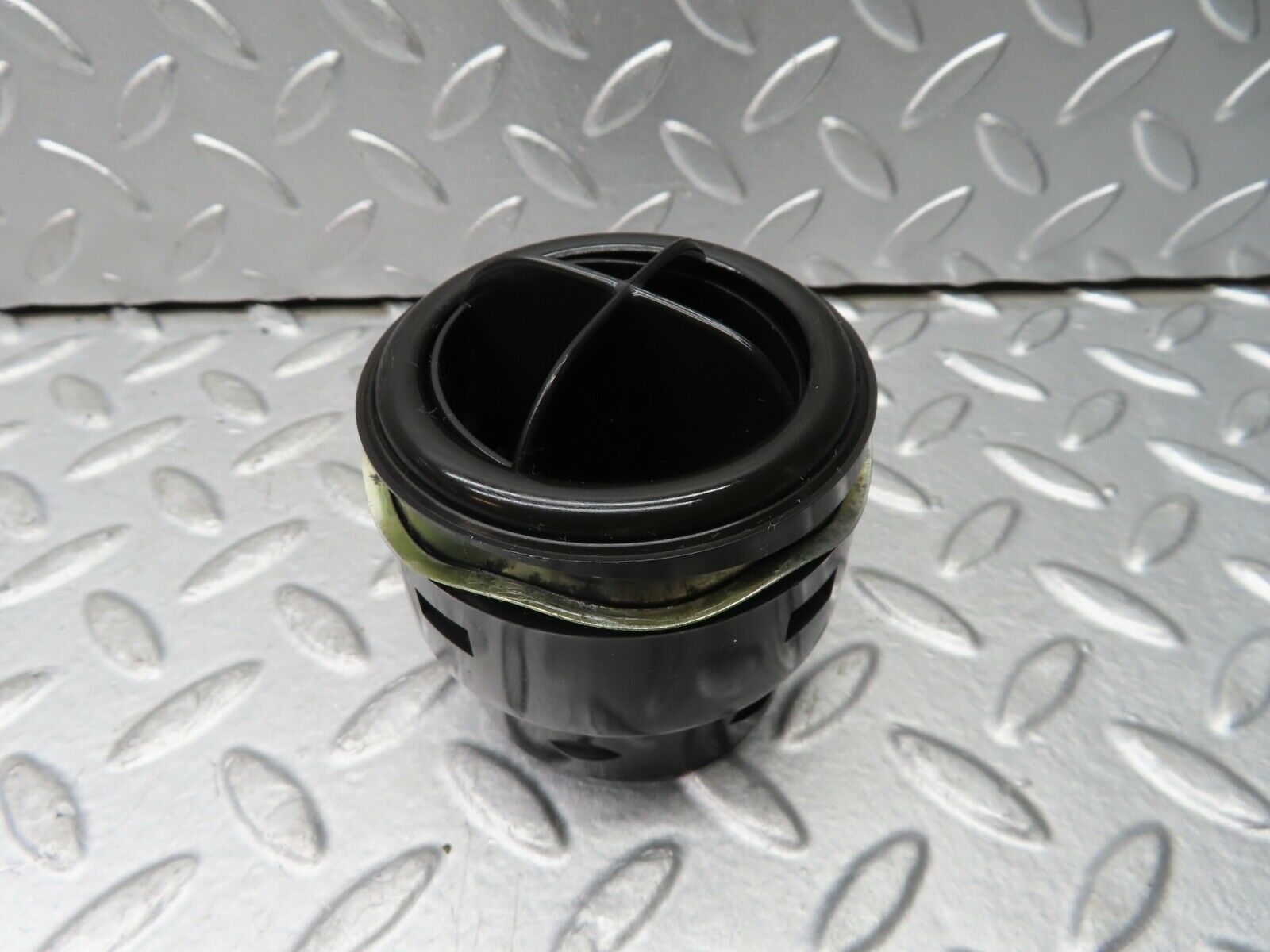 20589 Mercedes-Benz R107 450SL Dashboard Air Vent