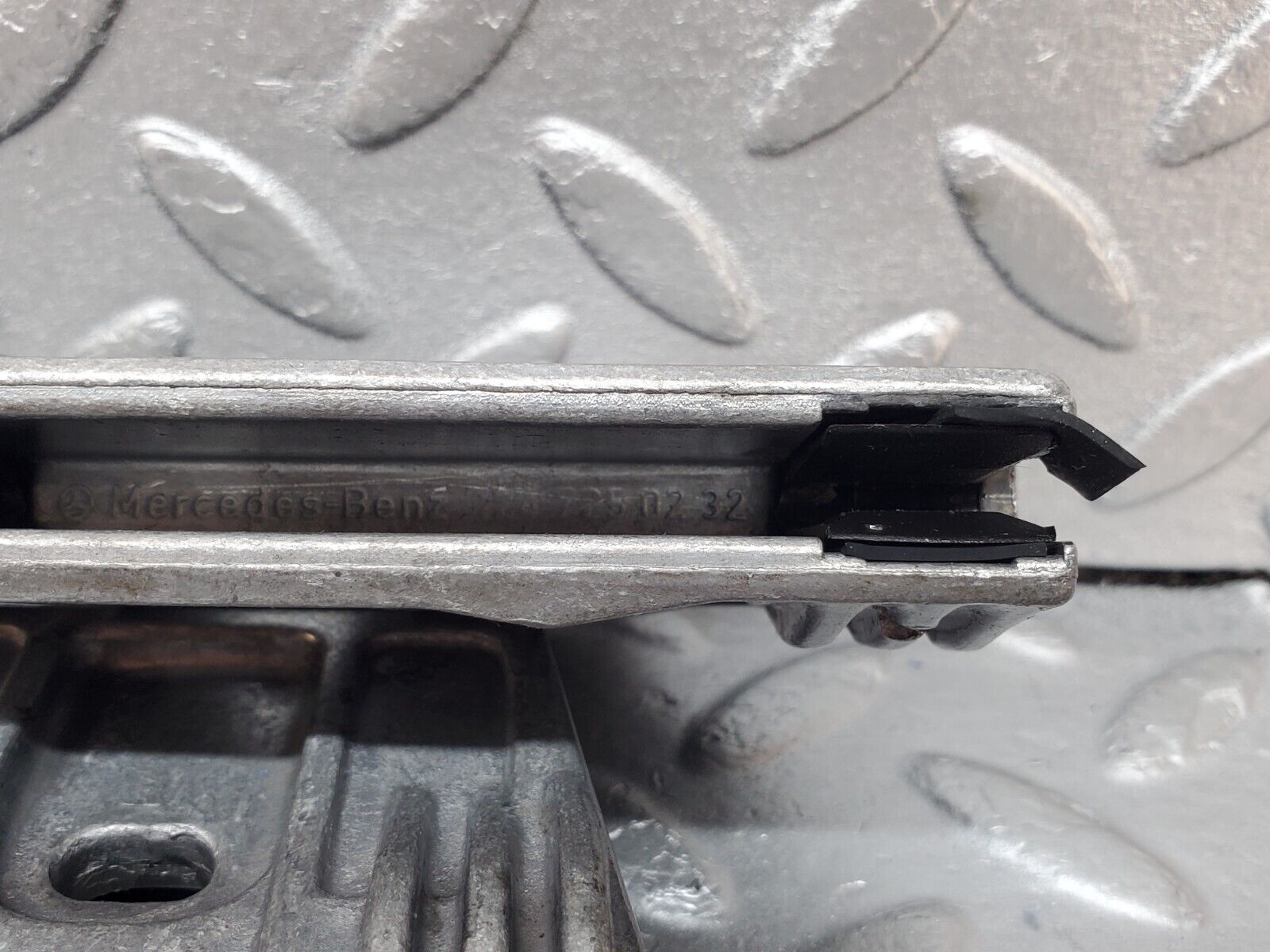 45024 Mercedes-Benz R129 300SL Coupe Door Window Guide Bracket 1247250132 1247250232