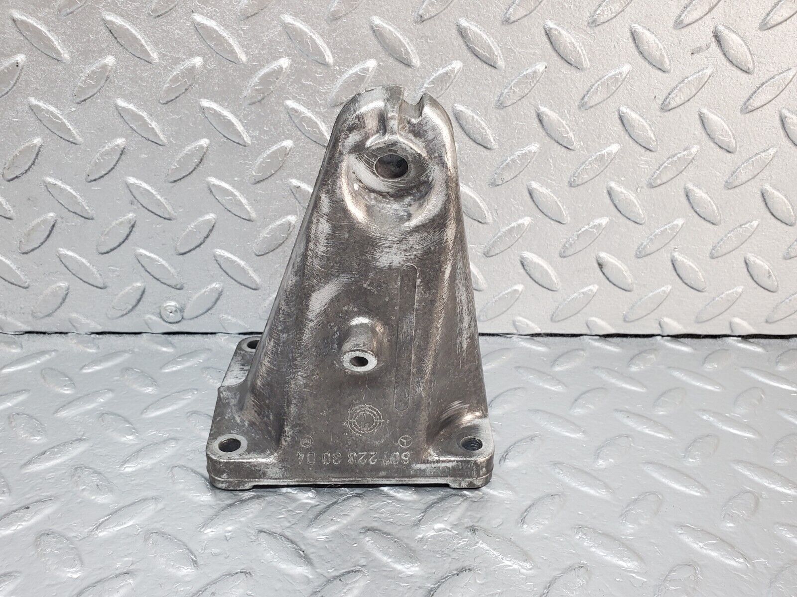 44809 Mercedes-Benz W124 220E Engine Mount Bracket Right Side 6012233004