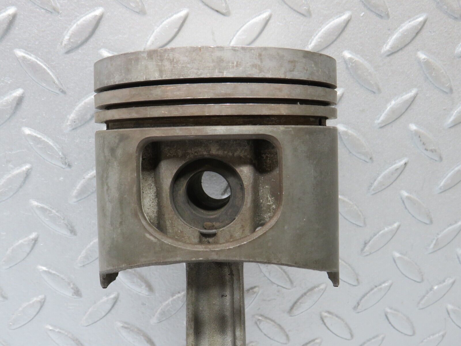 39302 Mercedes-Benz R107 500SL Piston With Connecting Rod 96,515mm